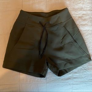 Lululemon in form shorts